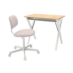 BOLLPOJKE/BLECKBERGET