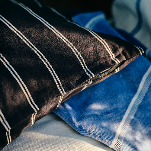 SOLUPPGÅNG, funda para cojín. 2 de 3 open dialog