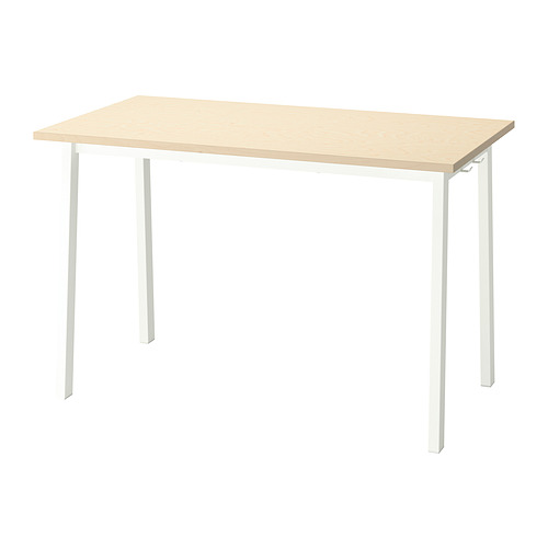 MITTZON: mesa de oficina minimalista, beige claro, madera, forma rectangular.