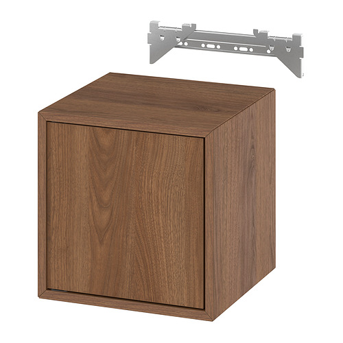 Mueble de almacenamiento en forma de caja de madera marrón montado en la pared con soporte de montaje metálico.