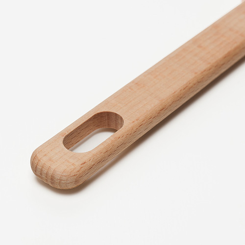 Asa de madera elegante con bordes lisos y redondeados y un agujero práctico para colgar, que demuestra una artesanía de alta calidad.