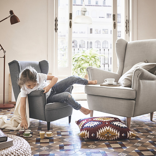 STRANDMON, sillón para niños. 2 de 7 open dialog