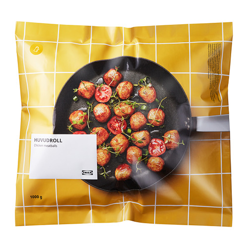 Empaque de albóndigas de pollo HUVUDROLL de IKEA, que muestra albóndigas cocinándose en una sartén.