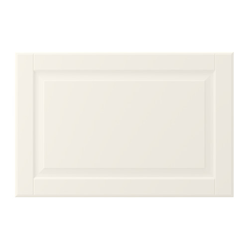 Una puerta de armario BODBYN en color blanco roto. Tiene un diseño clásico biselado y está hecho de tableros de fibra con un acabado lacado liso.