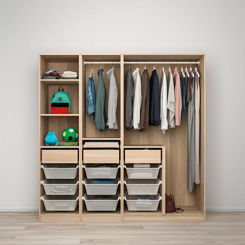 Armario organizado para niños con ropa, juguetes y estantes. Pies ajustables y cestas de malla aireadas.