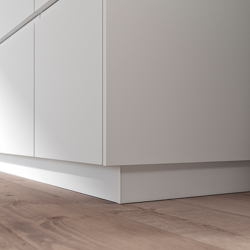 FÖRBÄTTRA, zócalo de armario de cocina de plástico blanco, diseño elegante, suelo de madera.