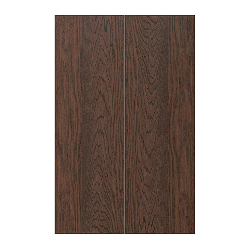 Panel de madera de roble oscuro con vetas verticales.