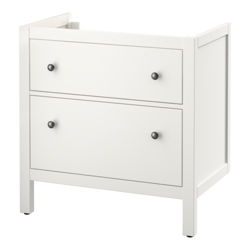 Un mueble de baño blanco HEMNES de ikea con dos cajones y un diseño elegante y moderno. Es cajones de marcha suave con pomos metálicos.