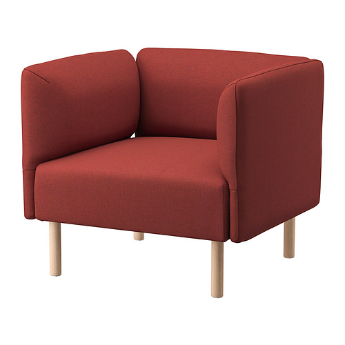 Sillón LILLEHEM rojo, patas de madera, diseño cuadrado.