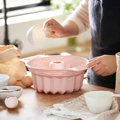BAKTIDER, fluted ring cake mould. 2 of 5 open dialog