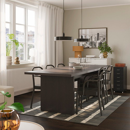 BERGSHYTTAN / STOCKHOLM 2025, mesa y 6 sillas. 2 de 6 open dialog