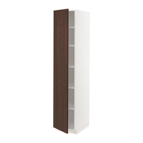 Un mueble de cocina METOD blanco abierto con puerta de chapa de roble marrón oscuro. Tiene tres estantes internos y un diseño moderno y elegante.