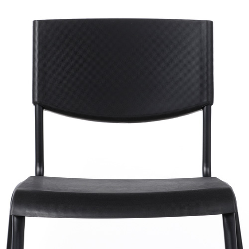 Taburete de bar negro con respaldo y asiento elegantes y curvos. Estructura de metal resistente, asiento de plástico duradero y reposapiés. Diseñado para la comodidad y fácil de limpiar.