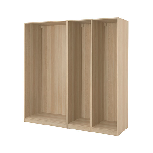 Estructura de armario de madera PAX, marrón claro, rectangular, diseño abierto, fabricada en tableros de fibra y tableros de partículas.