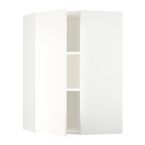 El mueble esquinero de cocina METOD en color blanco con estantes ajustables.