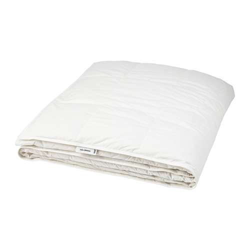 Edredón nórdico Fjällräven, blanco, algodón, plumón reciclado, doblado.