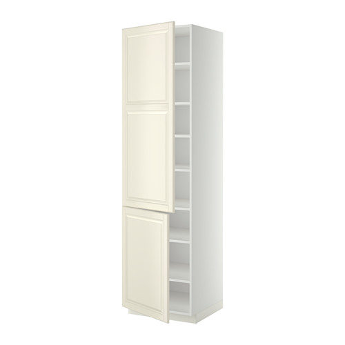 Un mueble de cocina METOD alto y blanco con puertas en color blanquecino, con bordes biselados, y múltiples estantes ajustables.