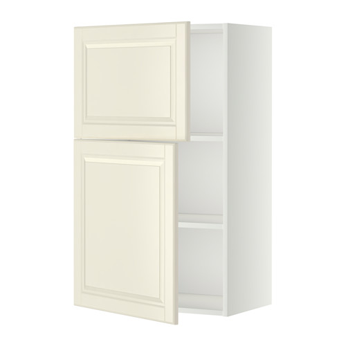 Mueble de cocina IKEA METOD en color blanco roto con estante ajustable.