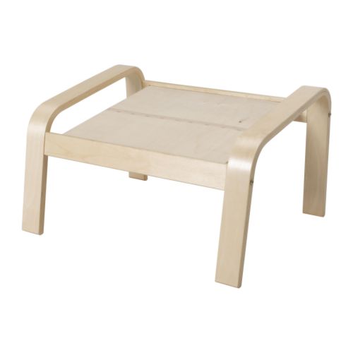 Taburete de madera natural, sencillo y ligero, asiento cuadrado, soportes curvos.