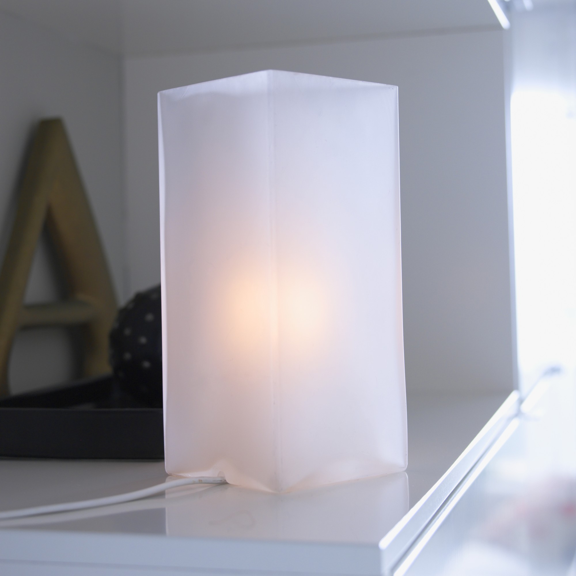 GRÖNÖ, table lamp. 2 of 2 open dialog