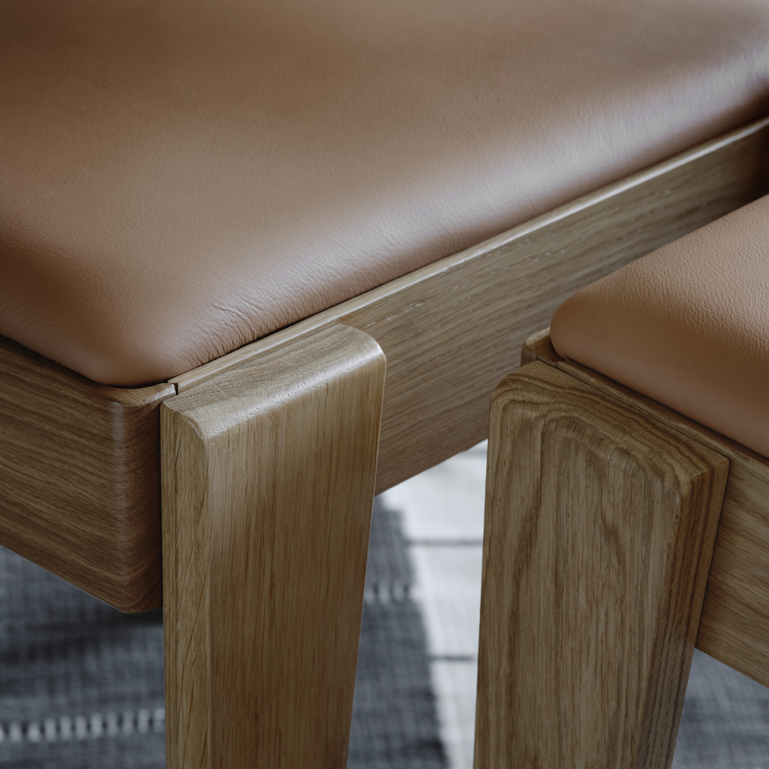 STOCKHOLM 2025, round table and 4 chairs. 5 of 9 open dialog