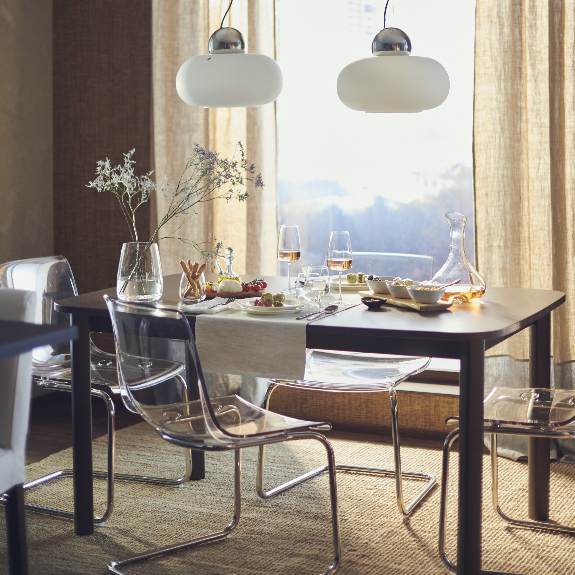 STRANDTORP / TOBIAS, Mesa extensible y 4 sillas. 2 de 8 open dialog