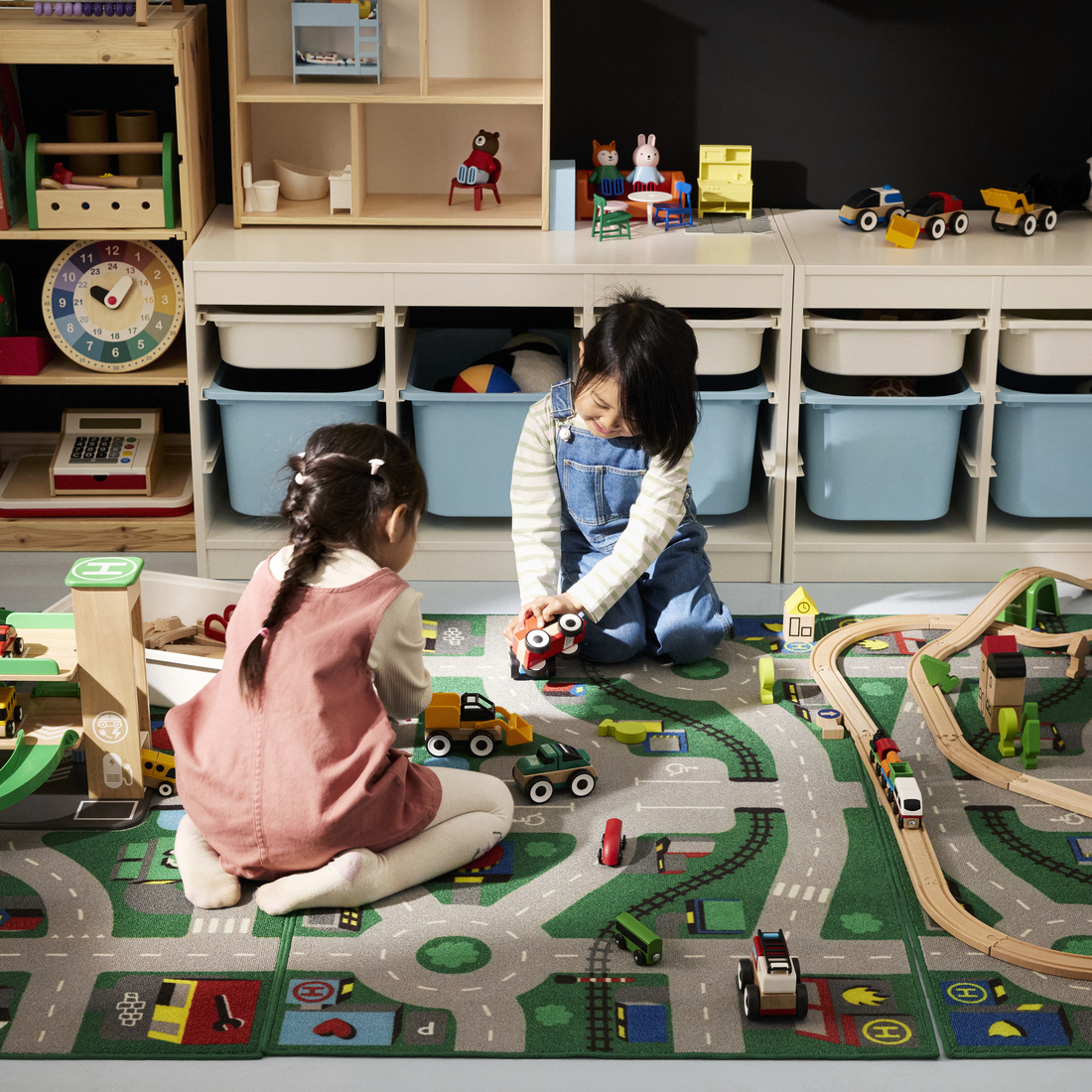 LILLABO, 45-piece train set with track. 2 of 6 open dialog