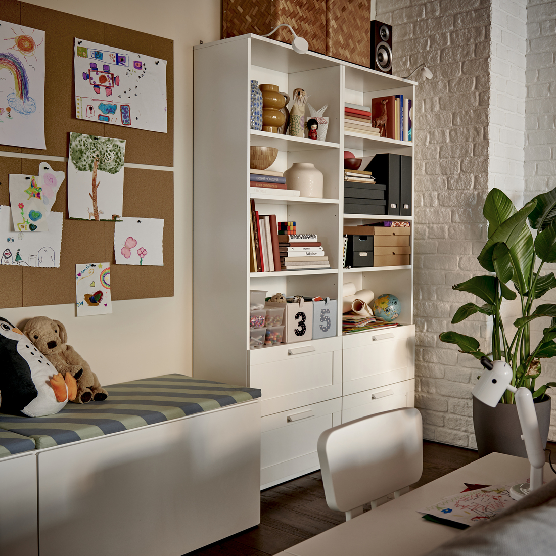 BRIMNES, bookcase. 2 of 5 open dialog