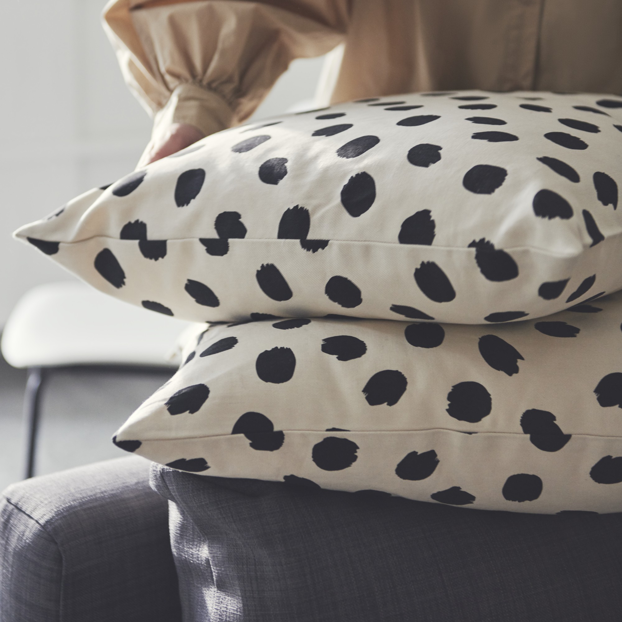 ODDNY, cushion cover. 3 of 5 open dialog