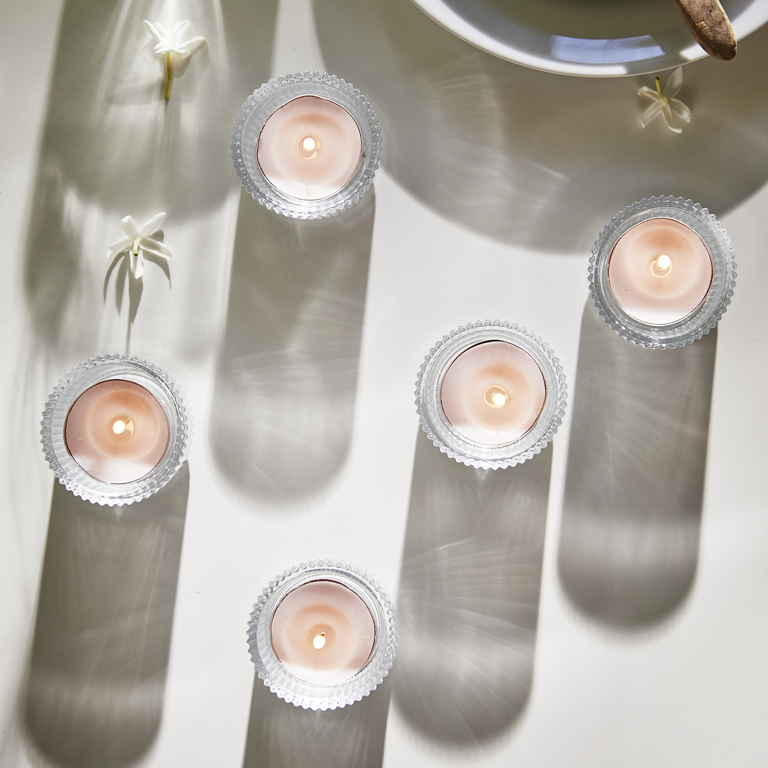 LUGNARE, scented tealight. 2 of 4 open dialog