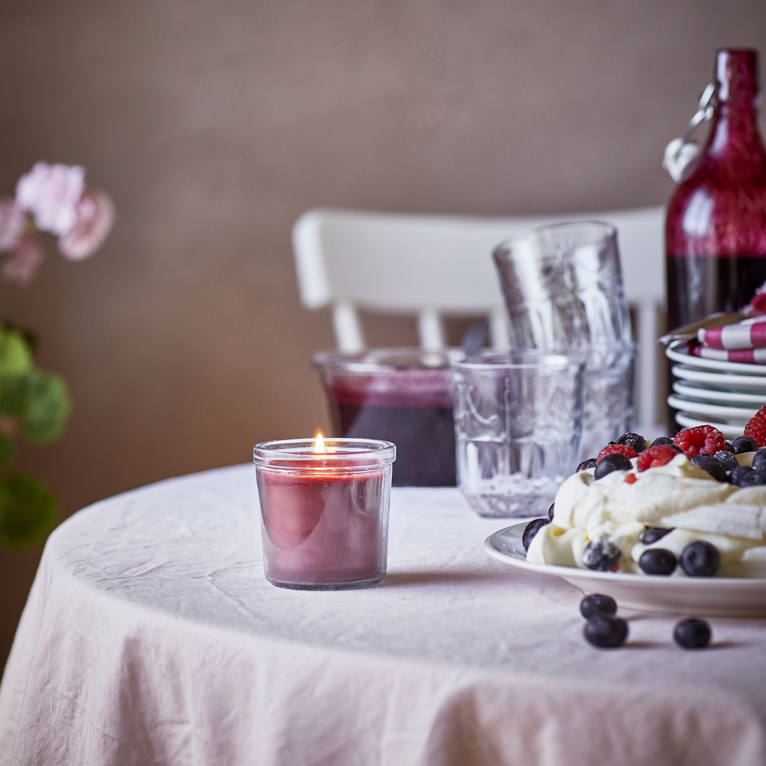 STÖRTSKÖN, vela perfumada en vidrio. 2 de 6 open dialog