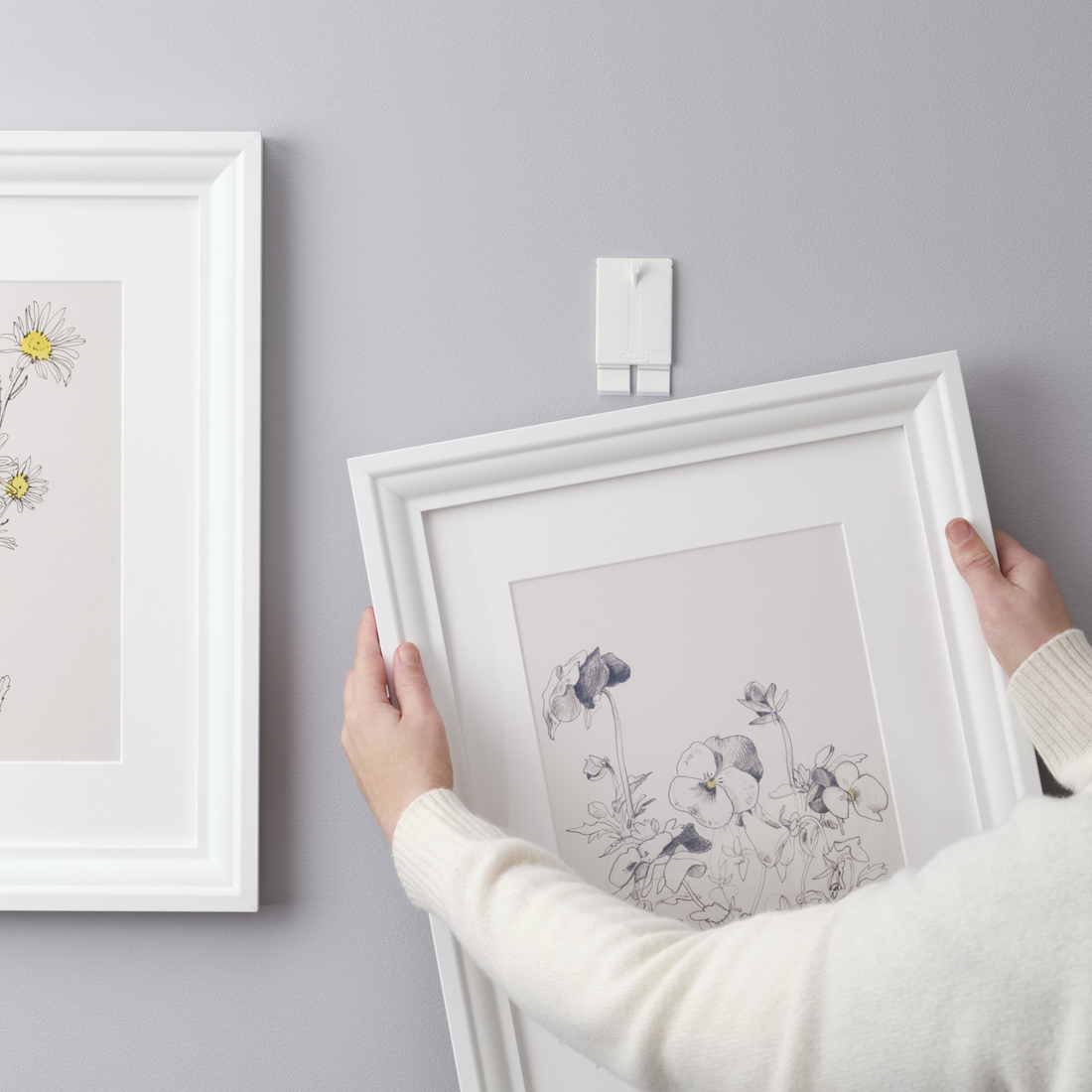 ALFTA, adhesive hook for frame. 2 of 3 open dialog