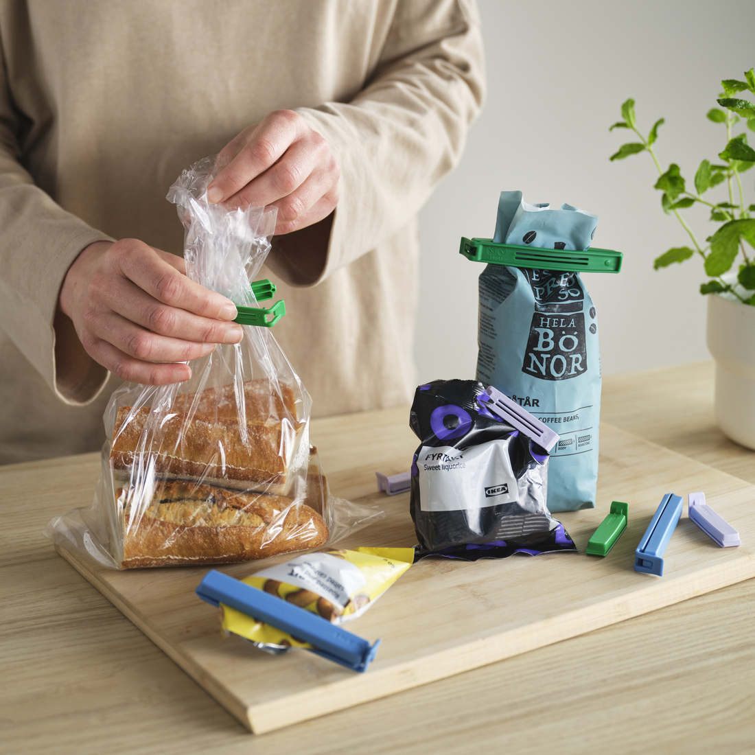 BEVARA, pinzas para bolsas, juego de 24. 2 de 3 abrir diálogo