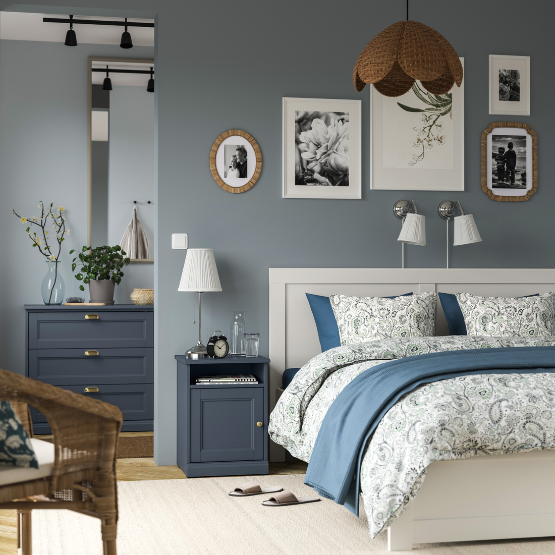 FÅGELFJÄLLET, mesita de noche. 2 de 5 abrir diálogo