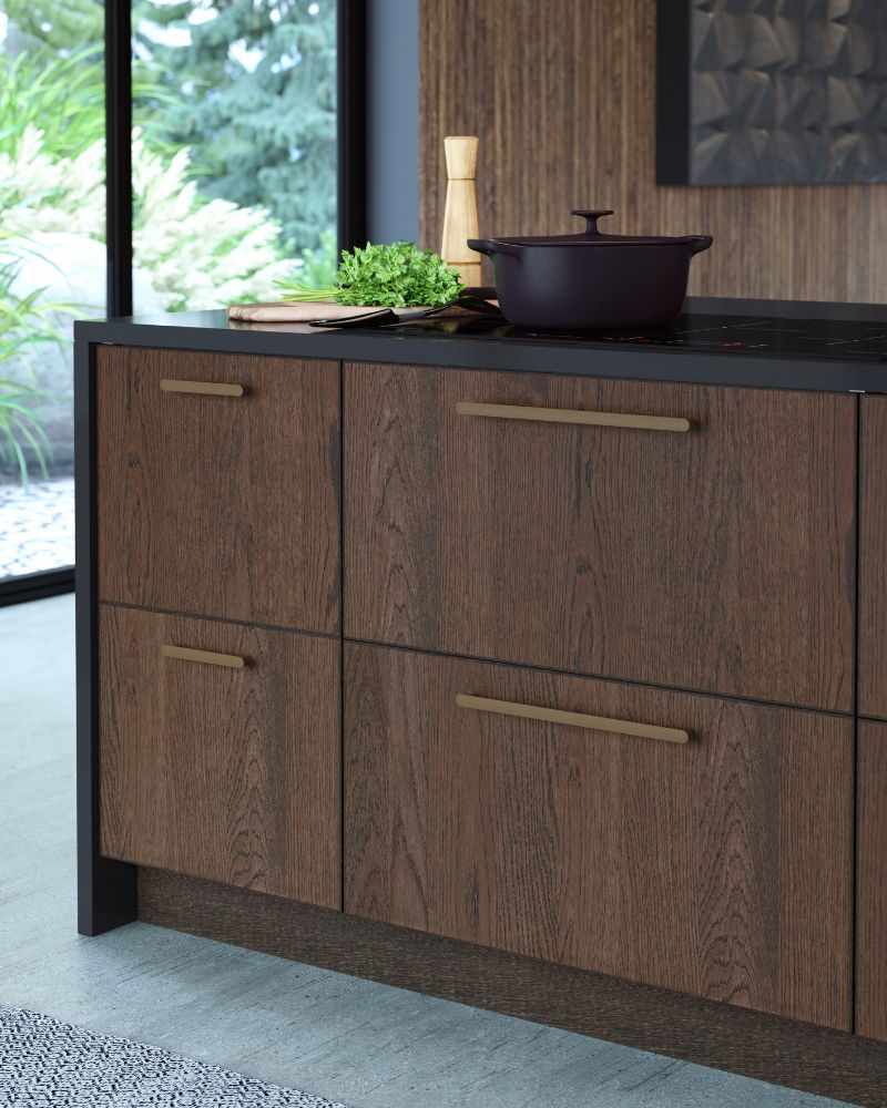 Kitchen with EKBACKEN countertop, ROGESTAD cooktop, INTRESSANT grinder and VARDAGEN pot on METOD and SEKTION cabinets.