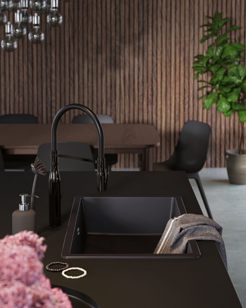 Kitchen with KILSVIKEN sink, SALLSJÖN faucet, RINNIG brush and EKOLN dispenser on EKBACKEN countertop, with ODGER chairs and STRANDTORP table.